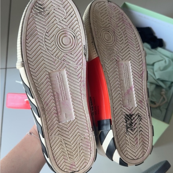 Off-White Green Shoe Box - Picture 4 of 4